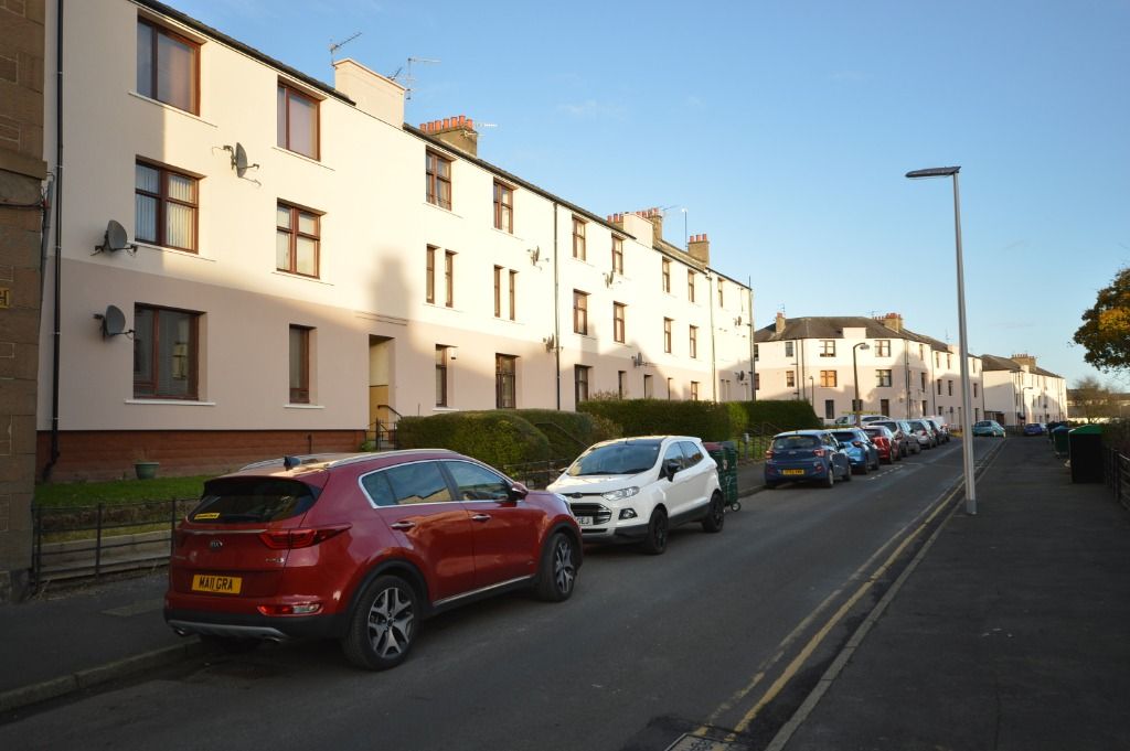 2 bed flat to rent in Wedderburn Street, Dundee DD3, £600 pcm Zoopla