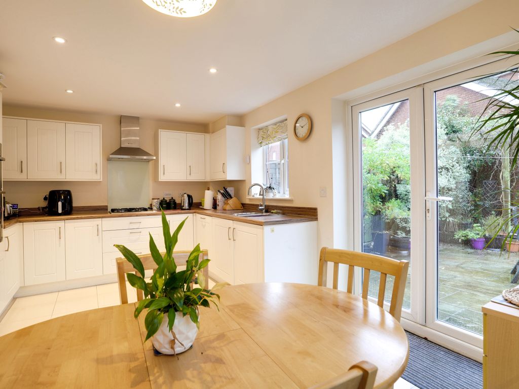 3 bed linkdetached house for sale in Amethyst Drive, Teignmouth TQ14