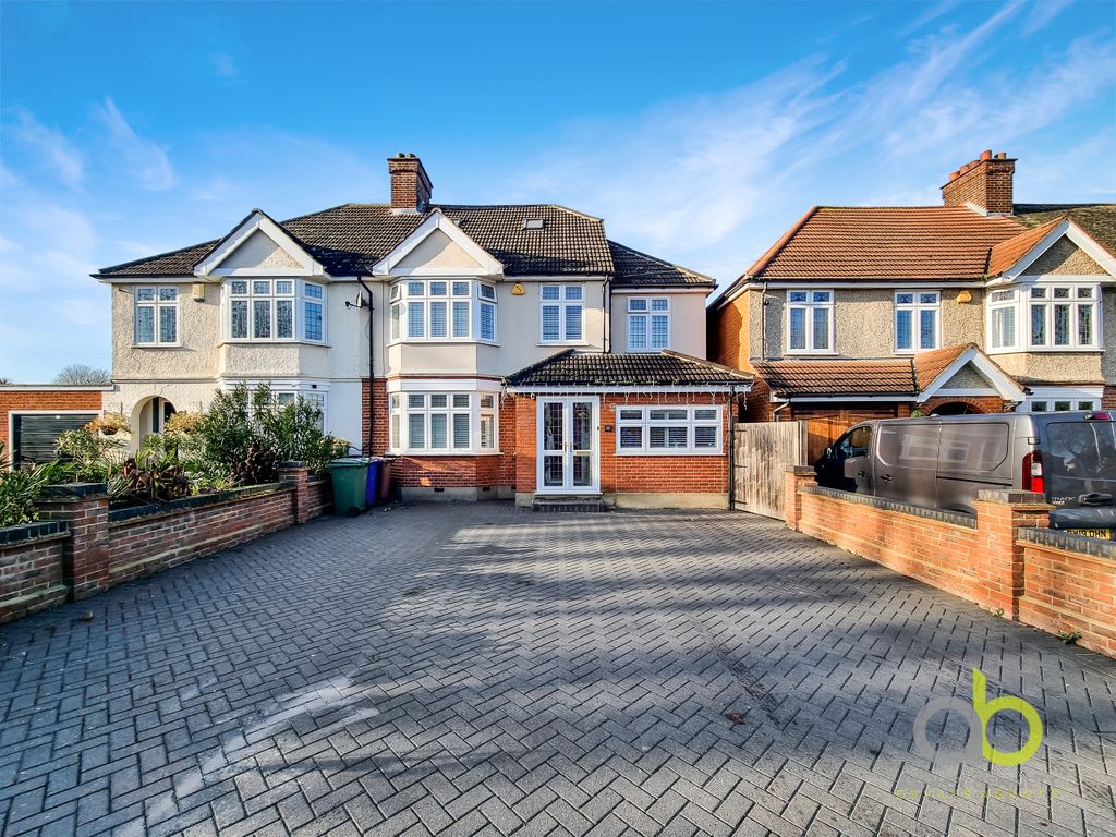 5 bed semidetached house for sale in Bradleigh Avenue, Grays RM17 Zoopla