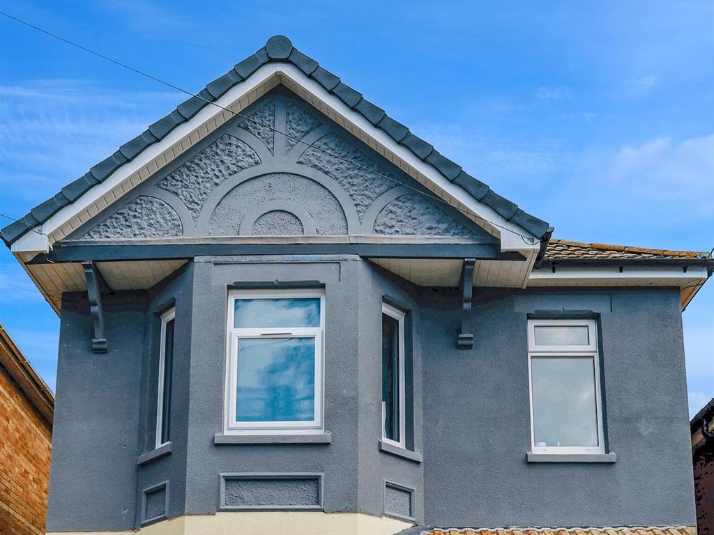 1 bed flat for sale in Markham Road, Winton, Bournemouth BH9 Zoopla