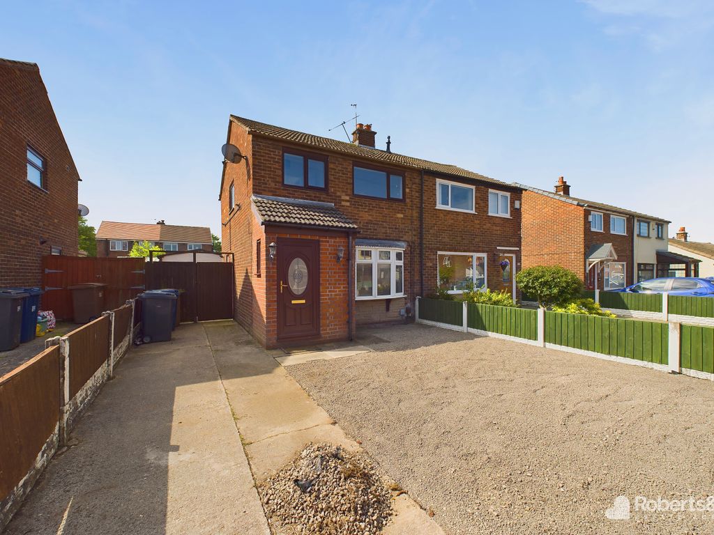 3 bed semidetached house for sale in Ampleforth Drive, Lostock Hall