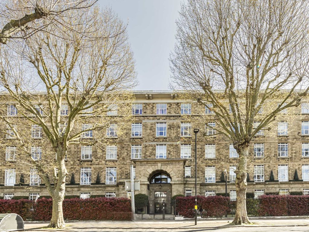 2 bed flat to rent in Bromyard Avenue, London W3, £1,998 pcm Zoopla