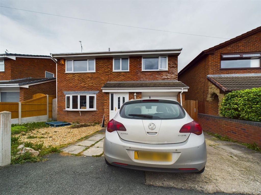 4 bed detached house for sale in Turner Close, Wrexham LL13, £280,000