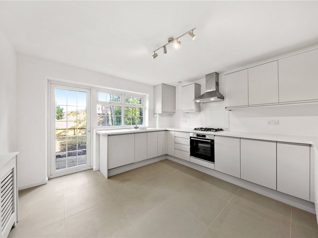 4 bed terraced house to rent in Thaxted Place, London SW20, £4,500 pcm