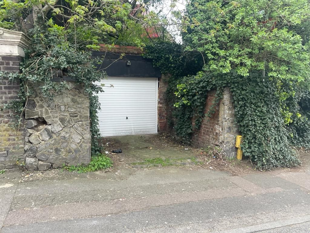 Parking/garage for sale in Napier Road, Luton LU1 Zoopla