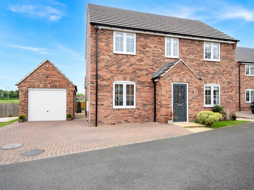4 bed detached house for sale in Birchcroft Road, Retford