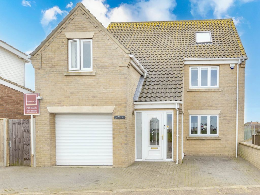 4 bed detached house for sale in North Drive, Great Yarmouth NR30, £