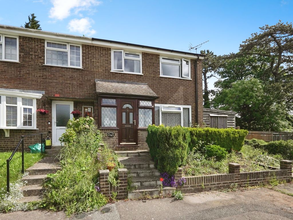 3 bed end terrace house for sale in Orchard Road, Eastry, Sandwich