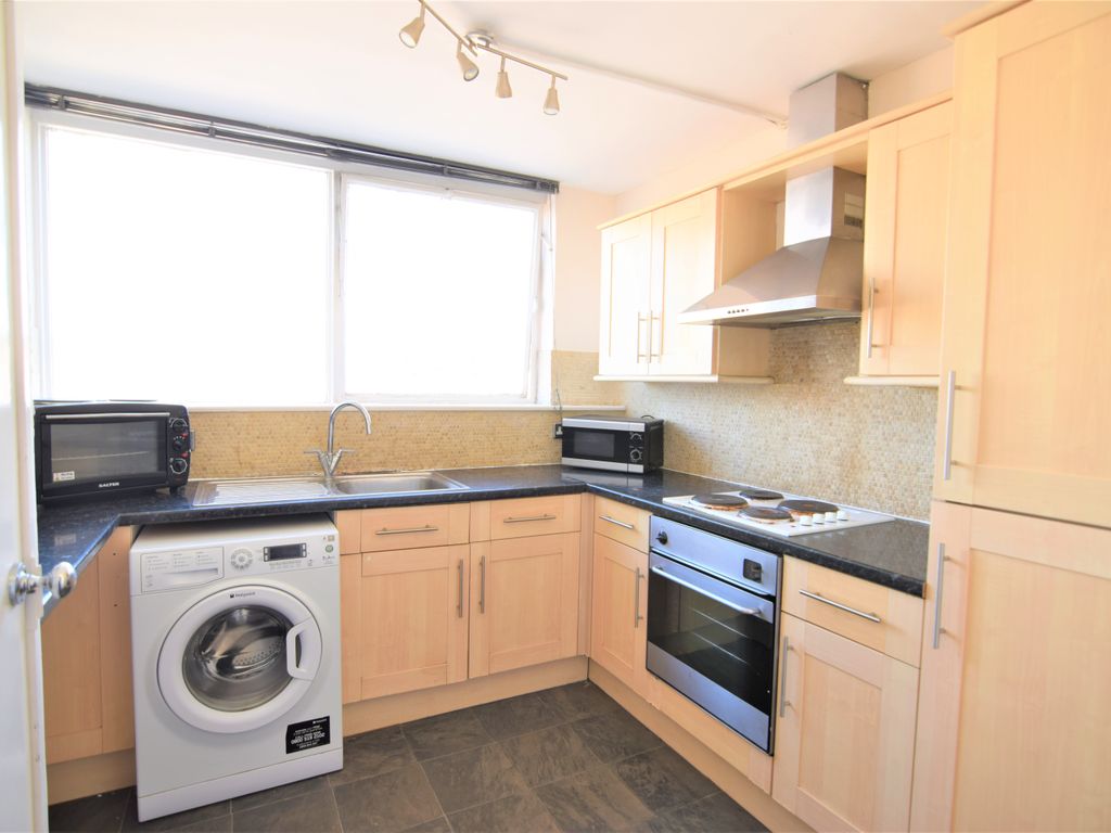 3 bed flat to rent in Goldstone Villas, Hove BN3, £1,795 pcm Zoopla