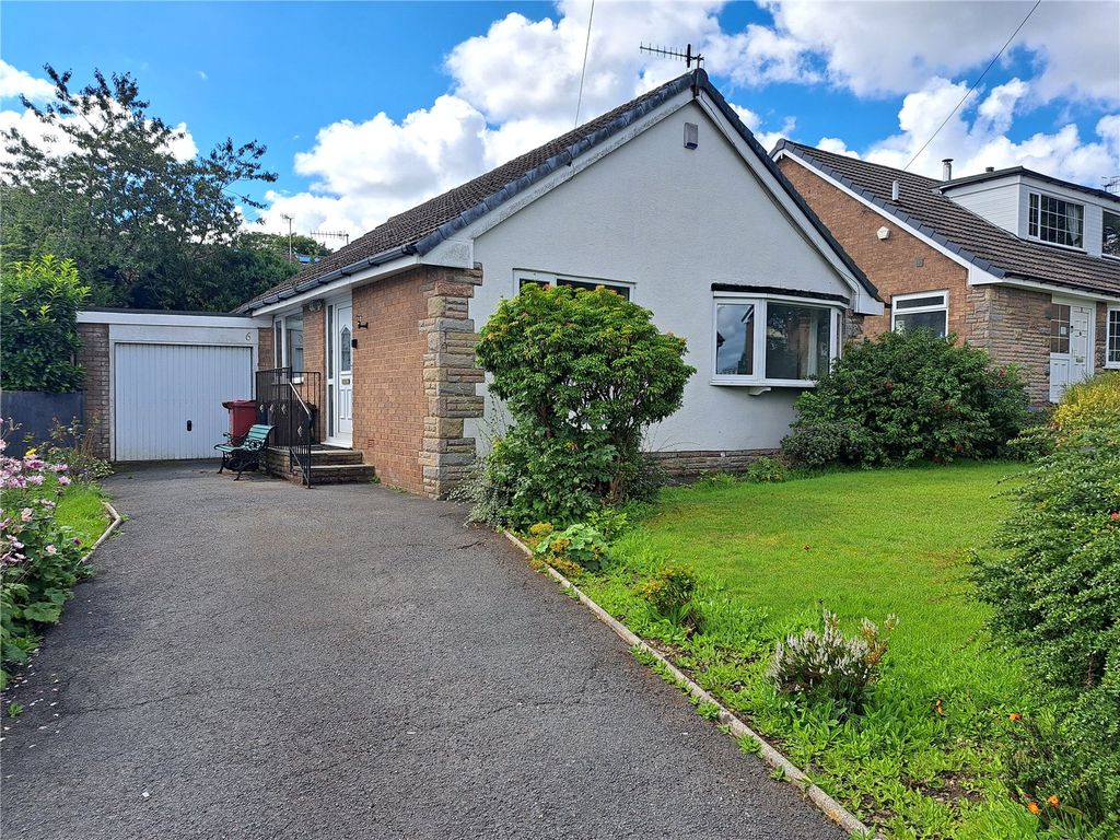 2 bed bungalow for sale in Aysgarth Drive, Darwen, Lancashire BB3, £205,000 Zoopla