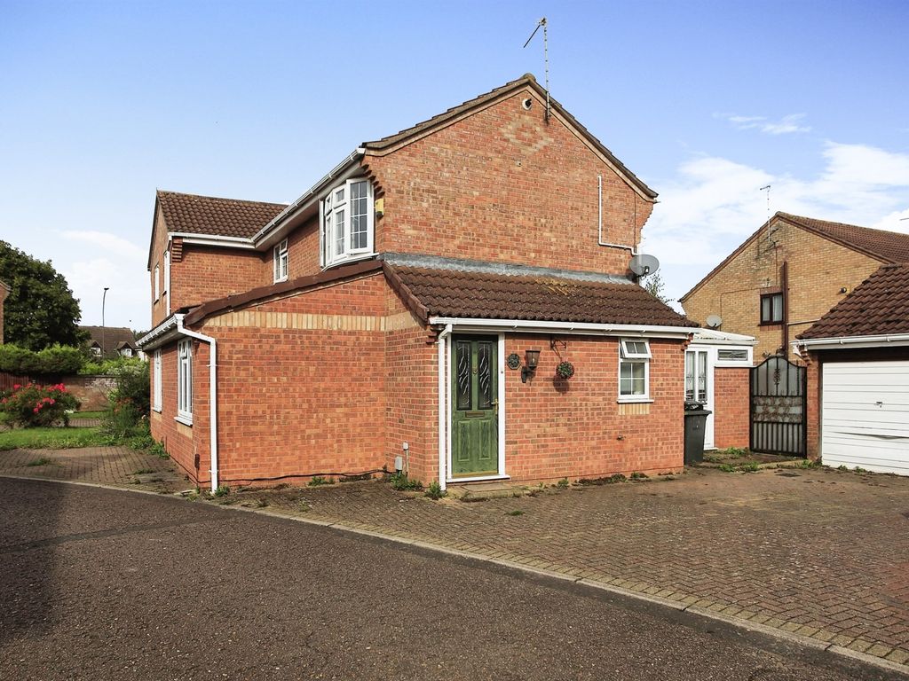 3 bed semidetached house for sale in Wycliffe Grove, Werrington