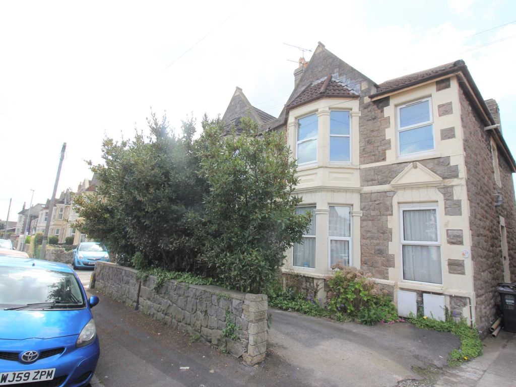 2 bed flat to rent in Osbourne Road, Weston Super Mare BS23 Zoopla