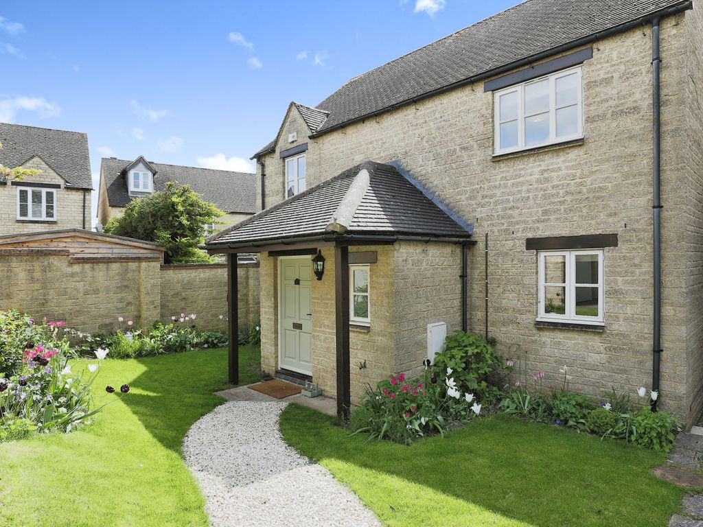 4 bed detached house for sale in Fallows Road, Northleach, Cheltenham