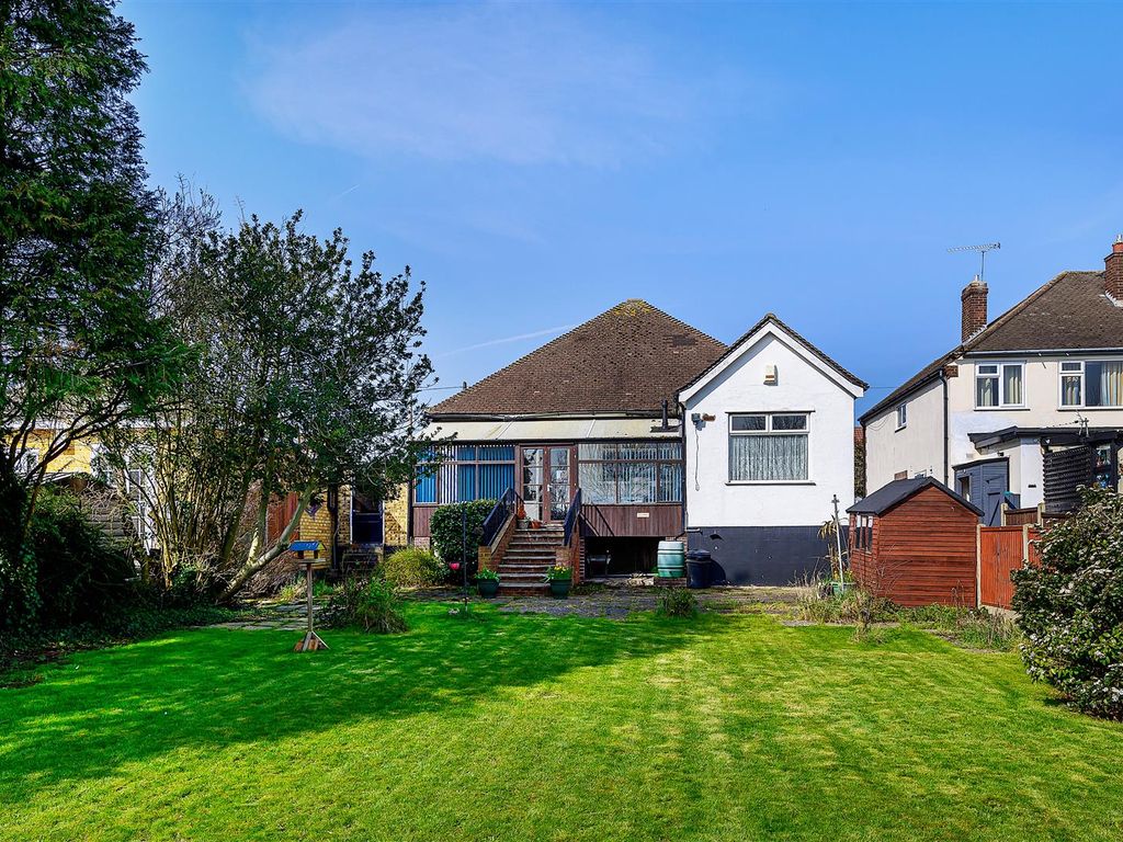 3 bed detached bungalow for sale in Wingletye Lane, Hornchurch RM11