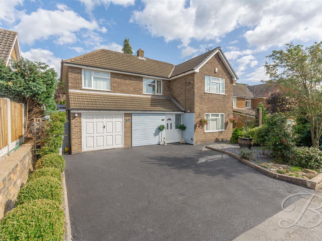 3 bed detached house for sale in Birkland Drive, Edwinstowe, Mansfield