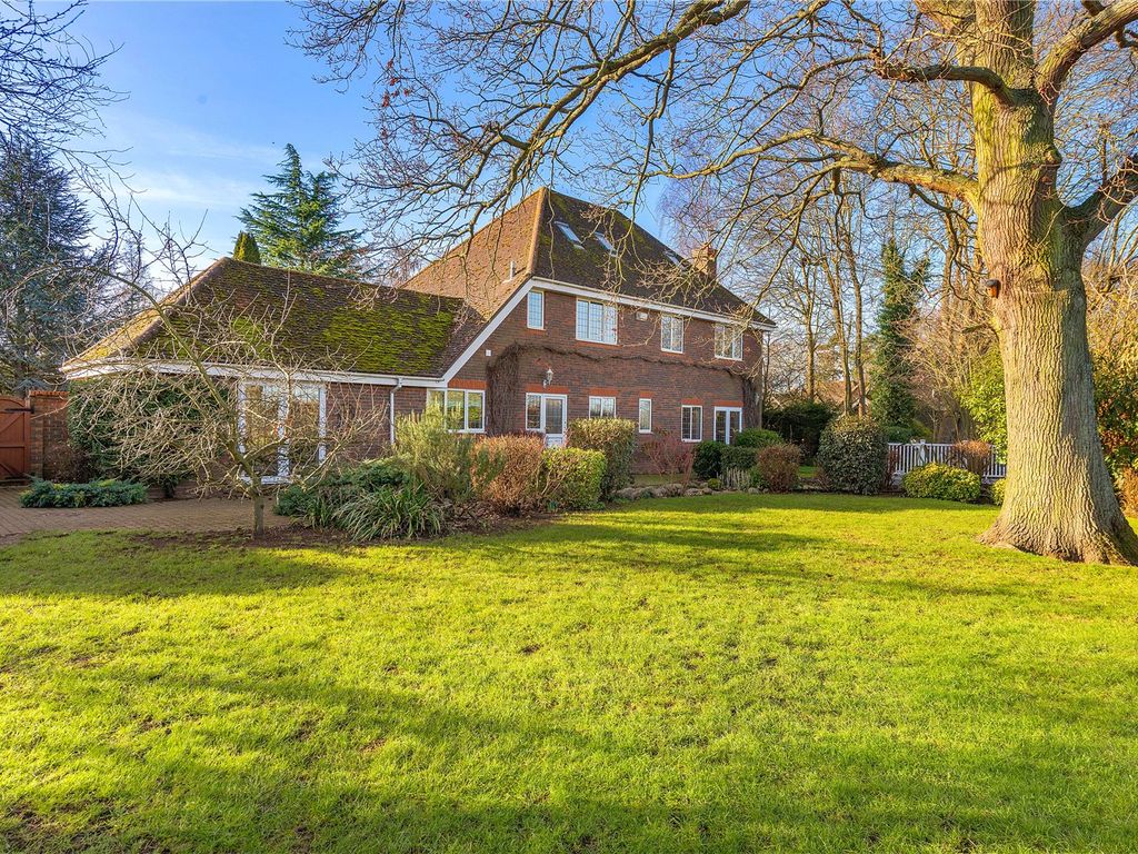 6 bed detached house for sale in Tompions End, Ickwell, Biggleswade