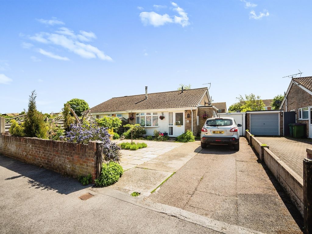 2 bed semidetached bungalow for sale in Poplar Lane, Lydd, Romney