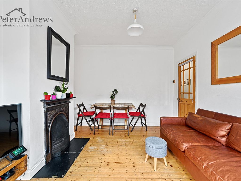 2 bed flat for sale in Brettenham Road, London E17 Zoopla