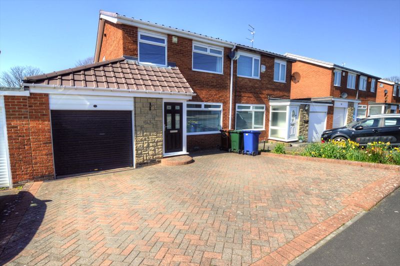 3 bed semidetached house for sale in Ladybank, Chapel Park, Newcastle