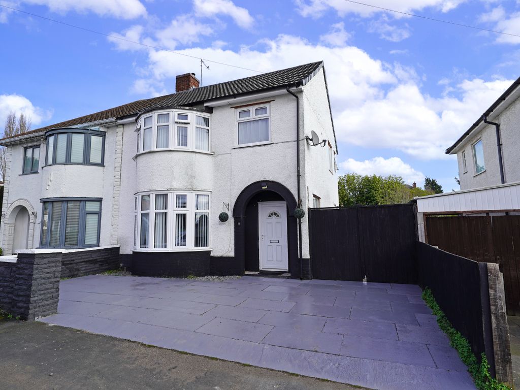 4 bed semidetached house for sale in Charlecote Avenue, Braunstone