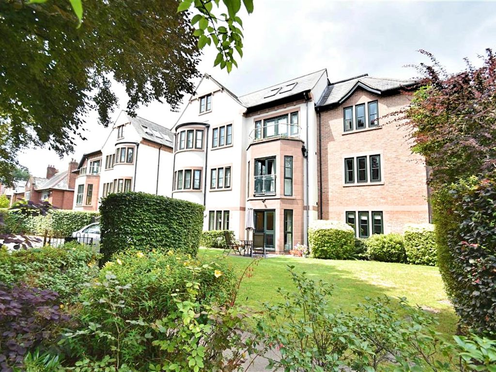 2 bed flat for sale in Moss Lane, Sale M33 Zoopla