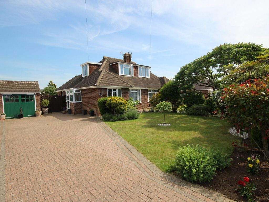 2 bed bungalow to rent in Poplar Grove, Allington ME16 Zoopla