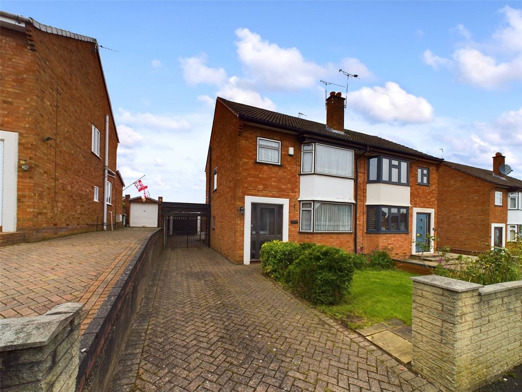 3 bed semidetached house for sale in Kirkstone Drive, Worcester
