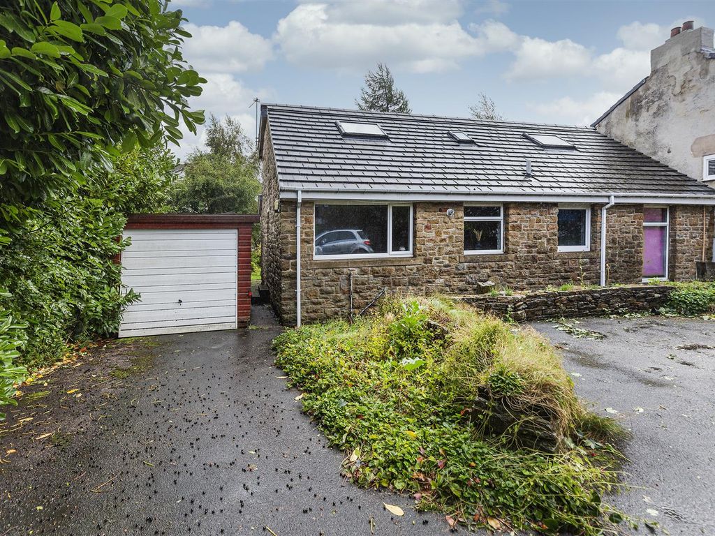 4 bed detached house for sale in Laund Road, Salendine Nook