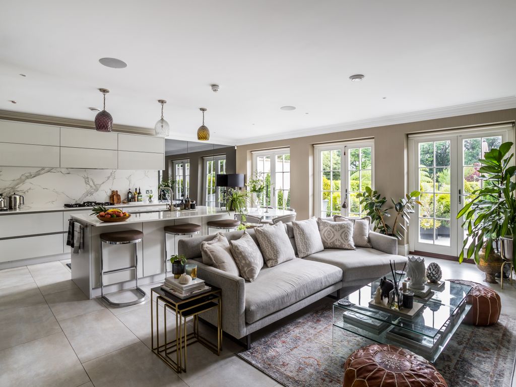 4 bed terraced house for sale in Willoughby Lane, Bromley BR1, £