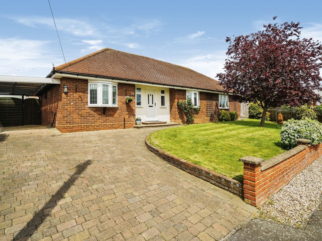 3 bed detached bungalow for sale in Western Road, Nazeing, Waltham