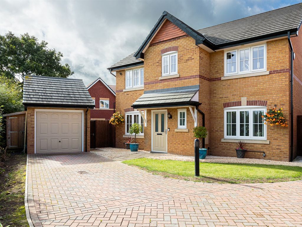 4 bed detached house for sale in Middlefield Close, Alsager, StokeOn