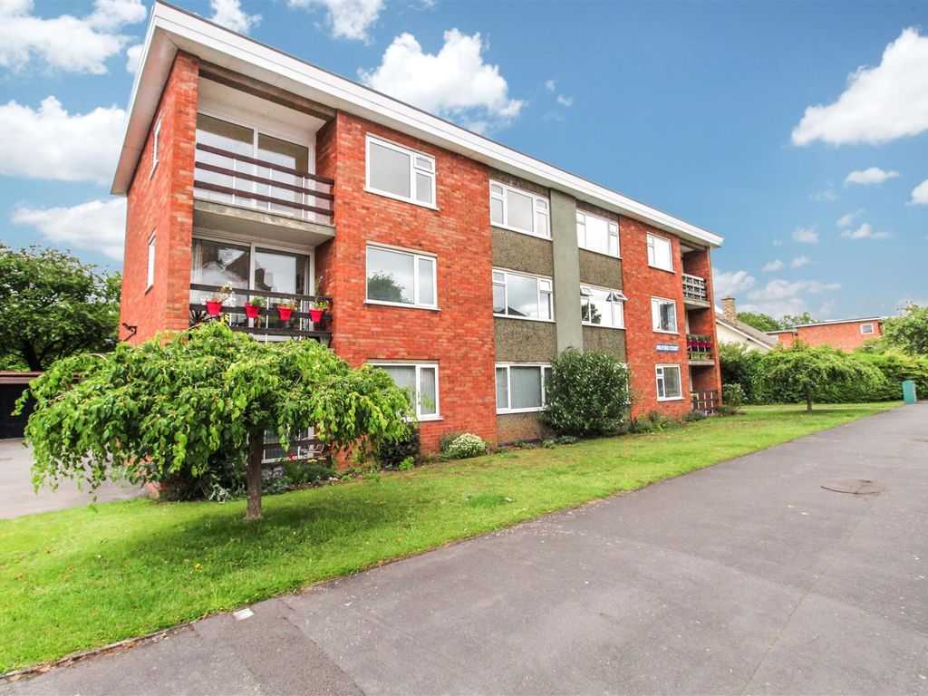 2 bed flat to rent in Milford Court, Mill Road, Royal Leamington Spa