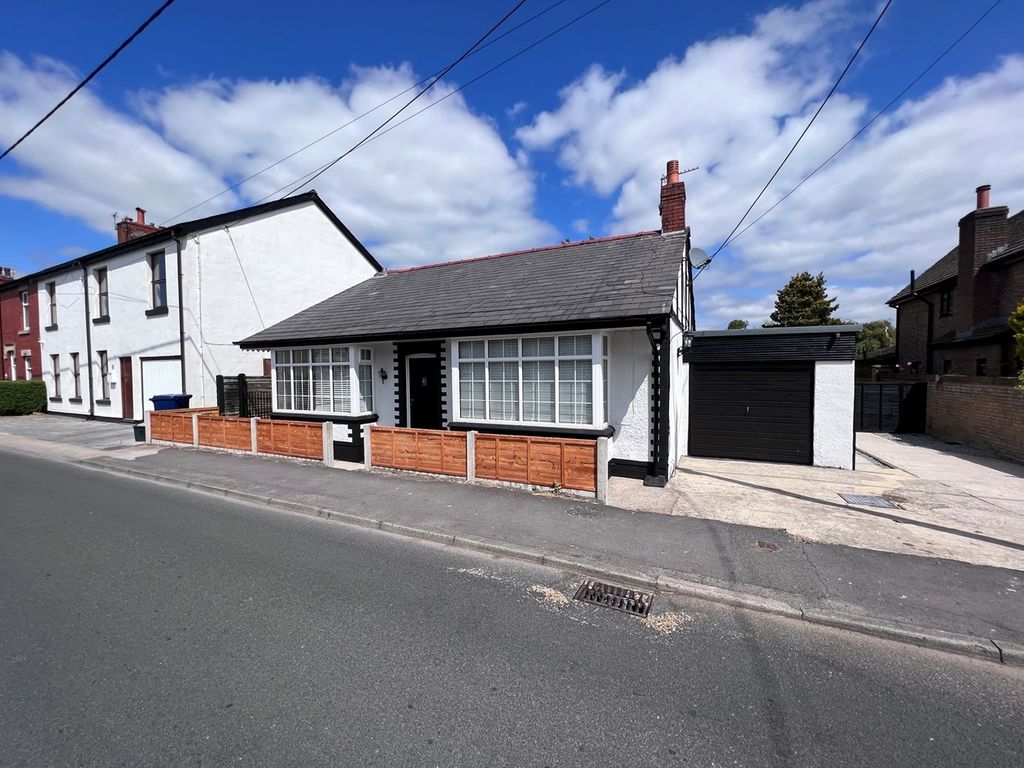 2 bed bungalow for sale in Chapel Lane, Longton, Preston PR4, £249,950