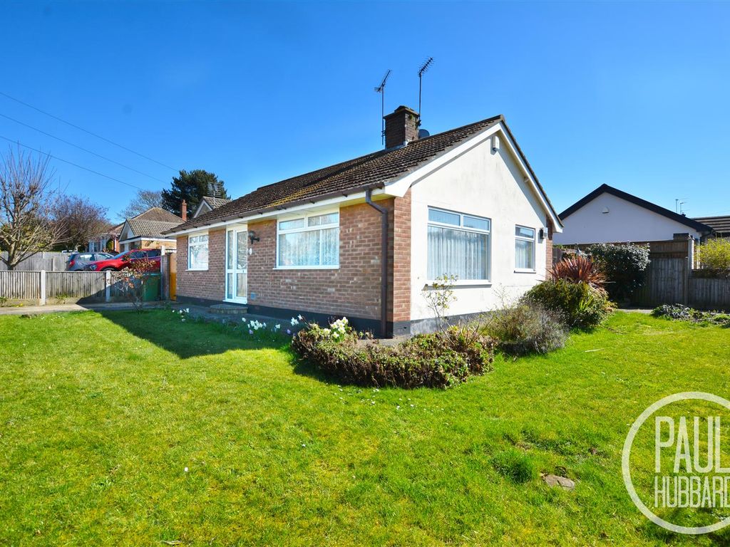 2 bed detached bungalow for sale in Conrad Road, Oulton Broad NR33, £