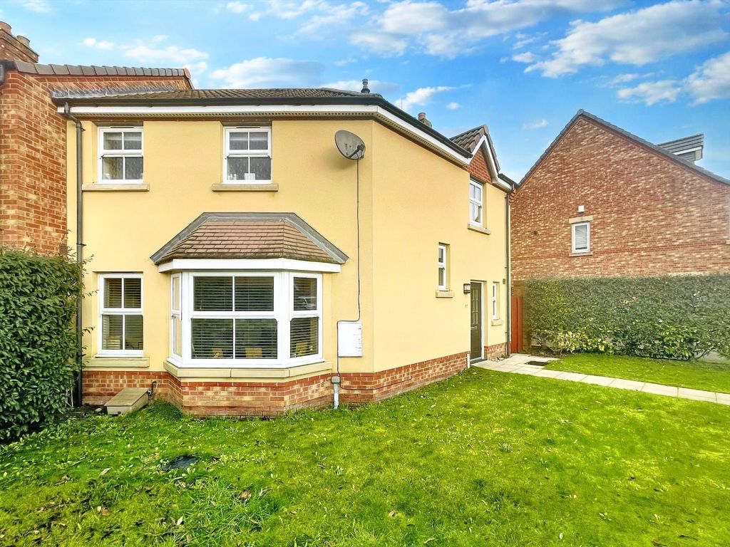 3 bed property for sale in Saxon Way, Sherburn In Elmet, Leeds LS25