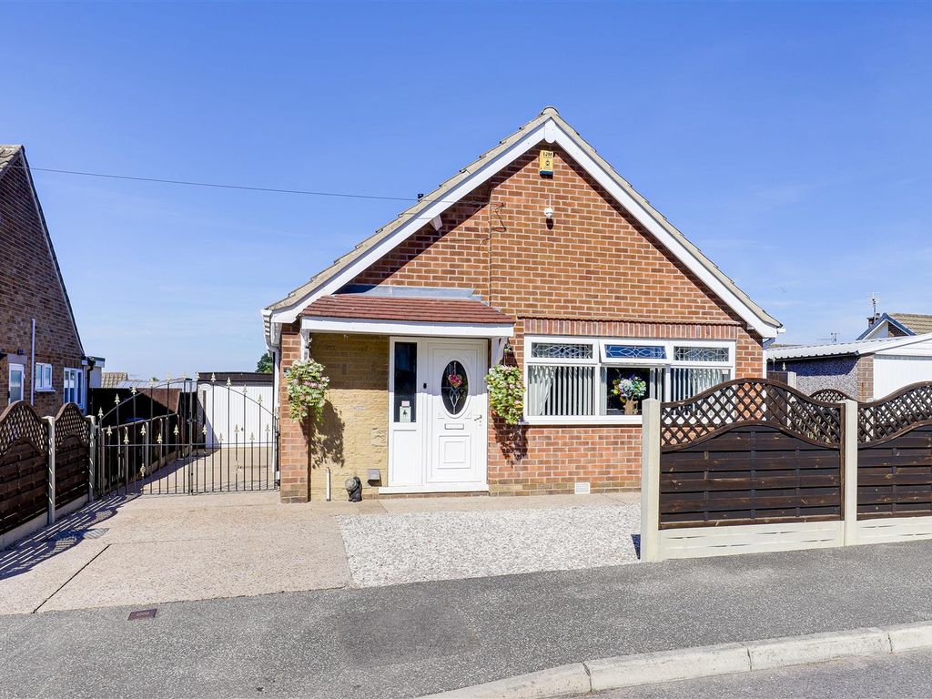 3 bed detached bungalow for sale in Beverley Drive, KirkbyInAshfield