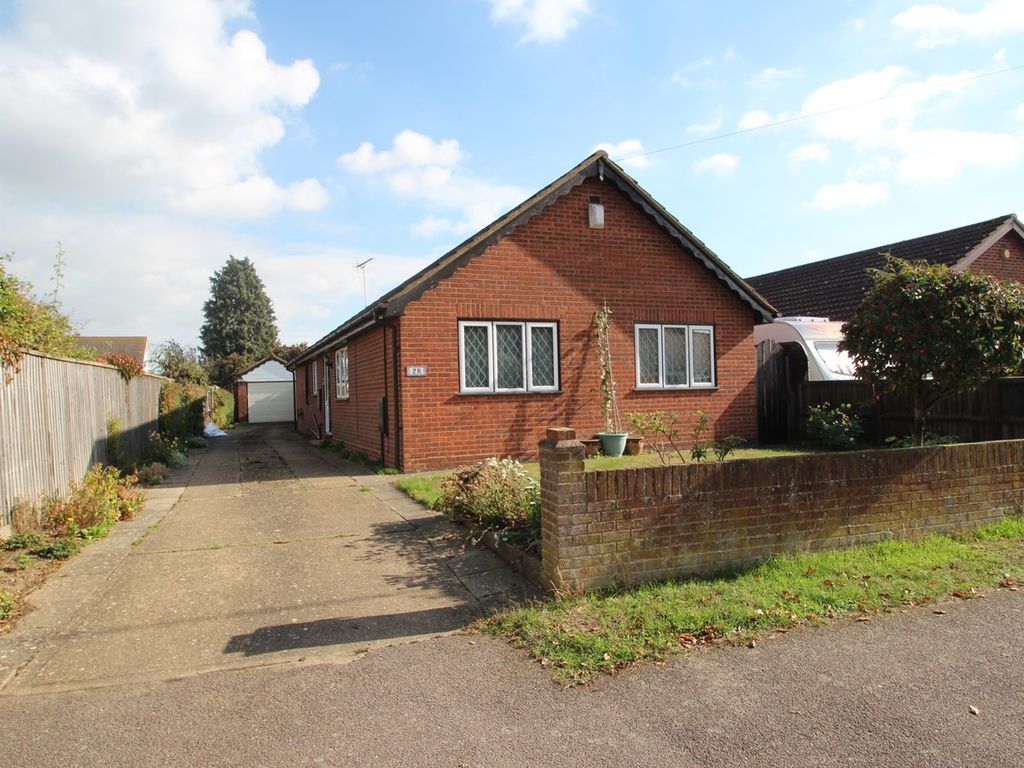 2 bed detached bungalow for sale in Holly Road, Kesgrave, Ipswich IP5