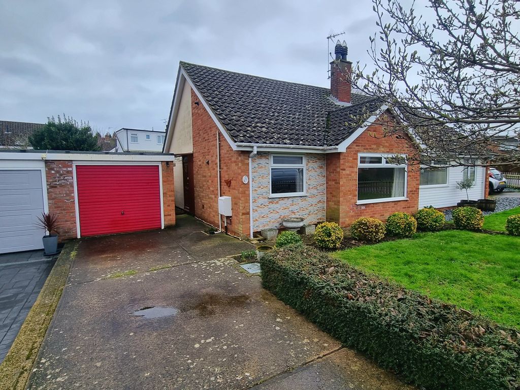 3 bed bungalow for sale in Lavenham Way, Stowmarket IP14, £260,000 Zoopla