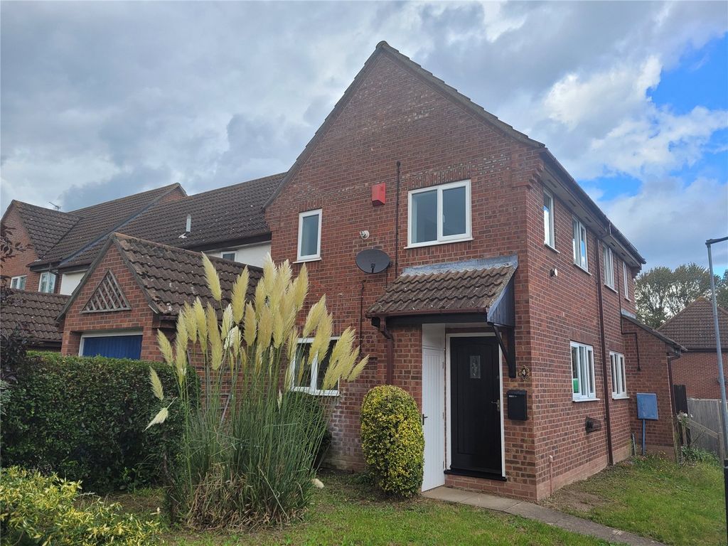 1 bed end terrace house for sale in Briton Way, Wymondham, Norfolk NR18