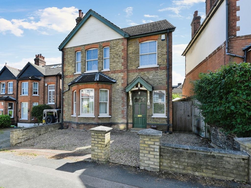4 bed detached house for sale in Hertford Road, Hoddesdon EN11, £