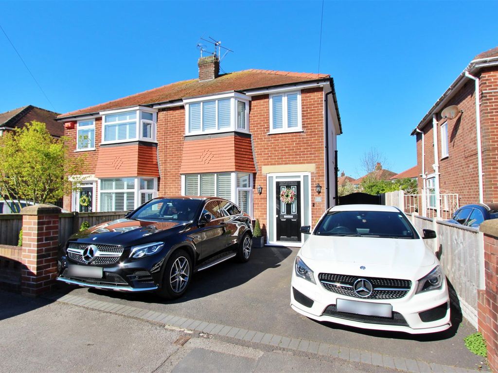 3 bed semidetached house for sale in Southbourne Avenue, PoultonLe
