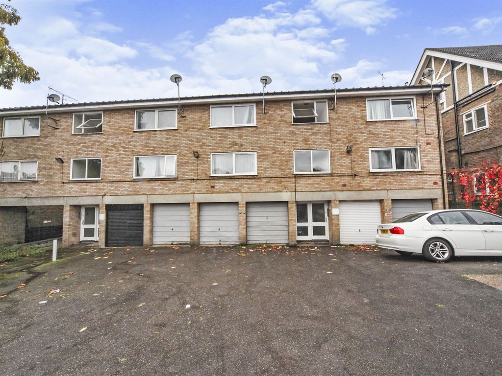 Malzeard Road, Luton LU3  