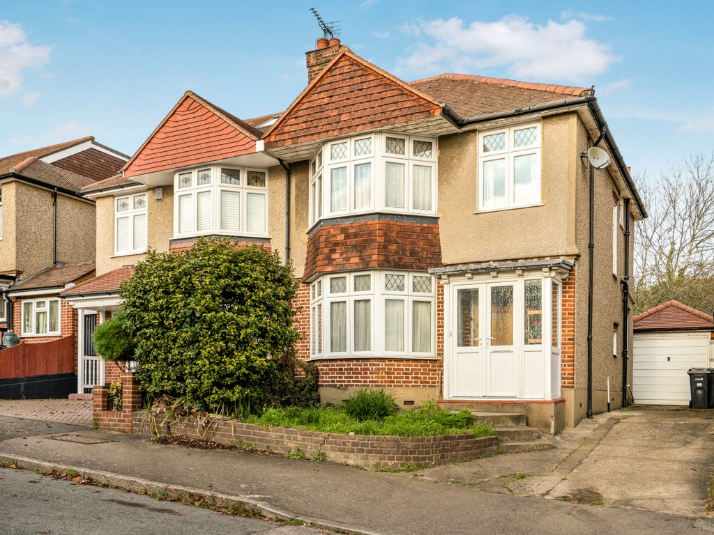 3 bed semidetached house for sale in Parkland Road, Woodford Green IG8