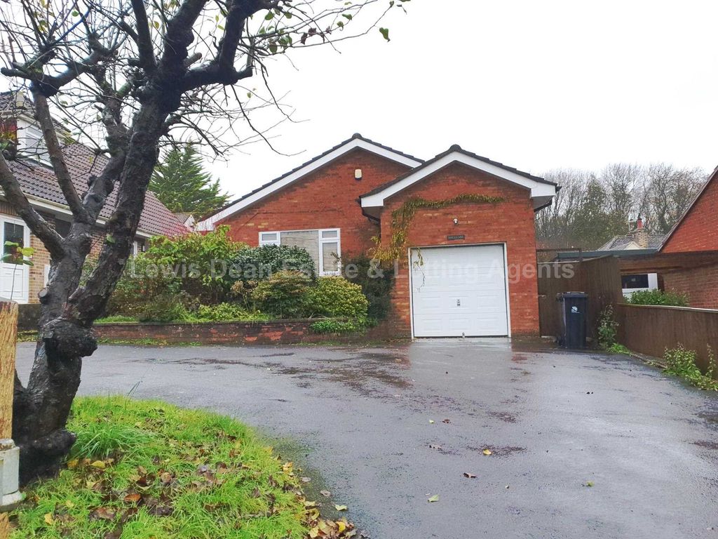 3 bed detached bungalow to rent in Flowers Drove, Lytchett Matravers