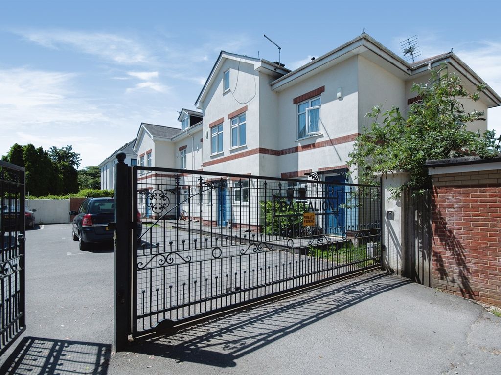 5 bed terraced house for sale in Portchester Place, Bournemouth BH8, £400,000 Zoopla