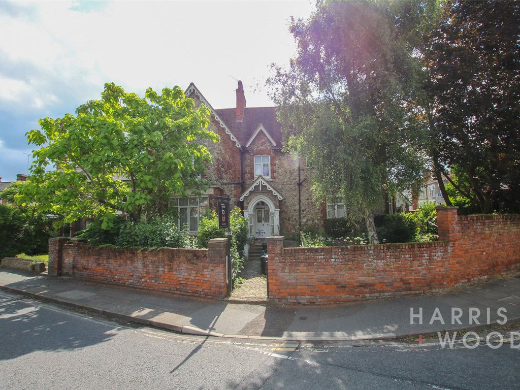 2 bed flat to rent in Maldon Road, Colchester, Essex CO3, £1,000 pcm