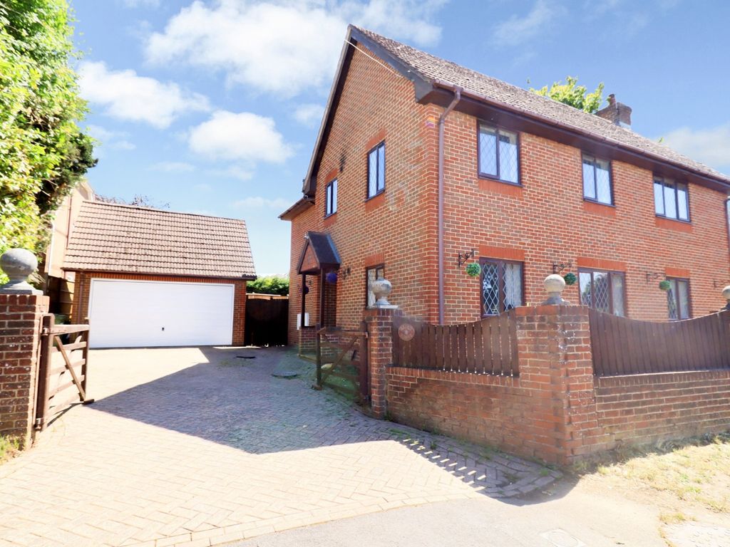 4 bed detached house for sale in Botley Road, Fair Oak, Eastleigh SO50