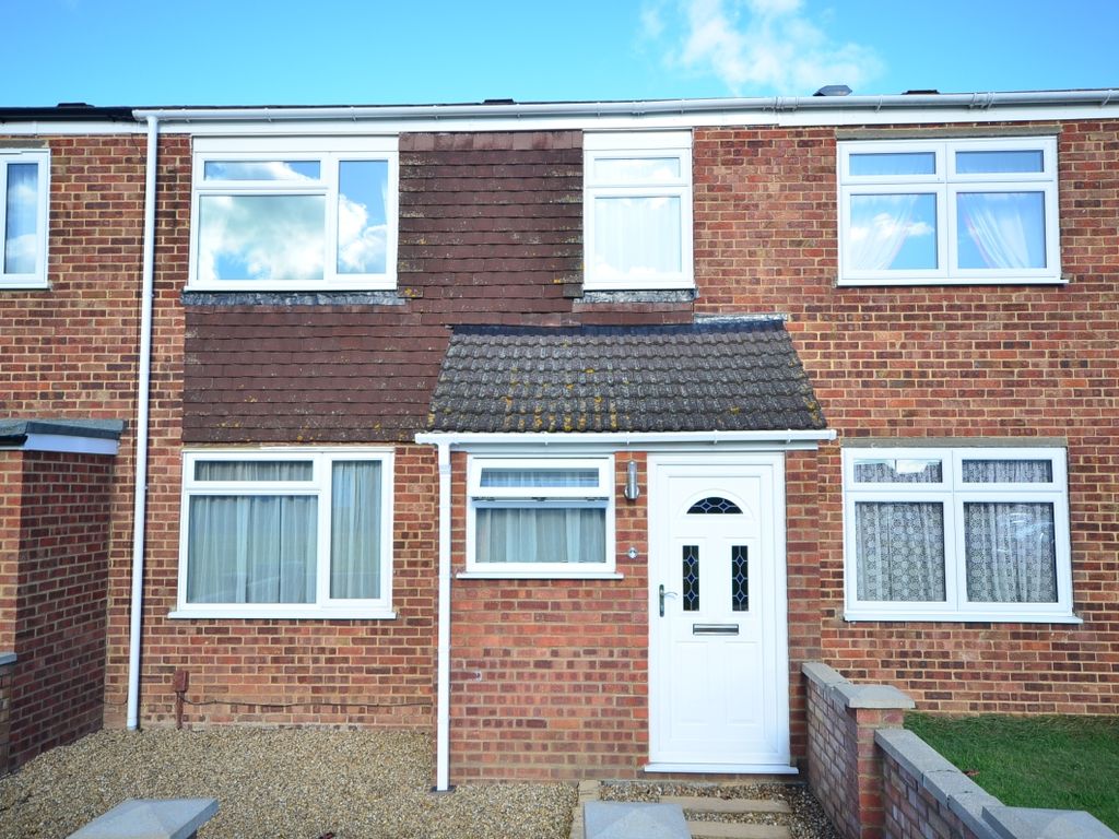 3 bed terraced house to rent in Blythe Close, Sittingbourne ME10, £