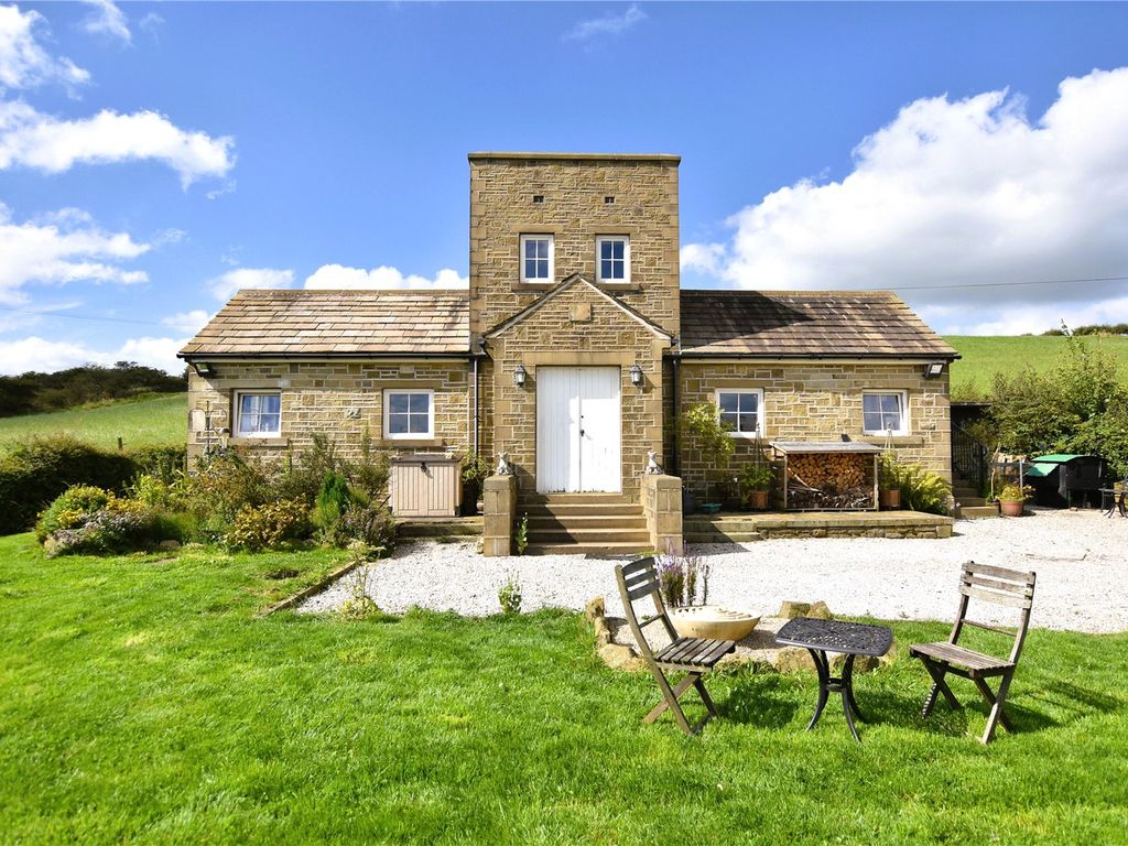 3 bed detached house for sale in Green Lane, High Flatts, Huddersfield