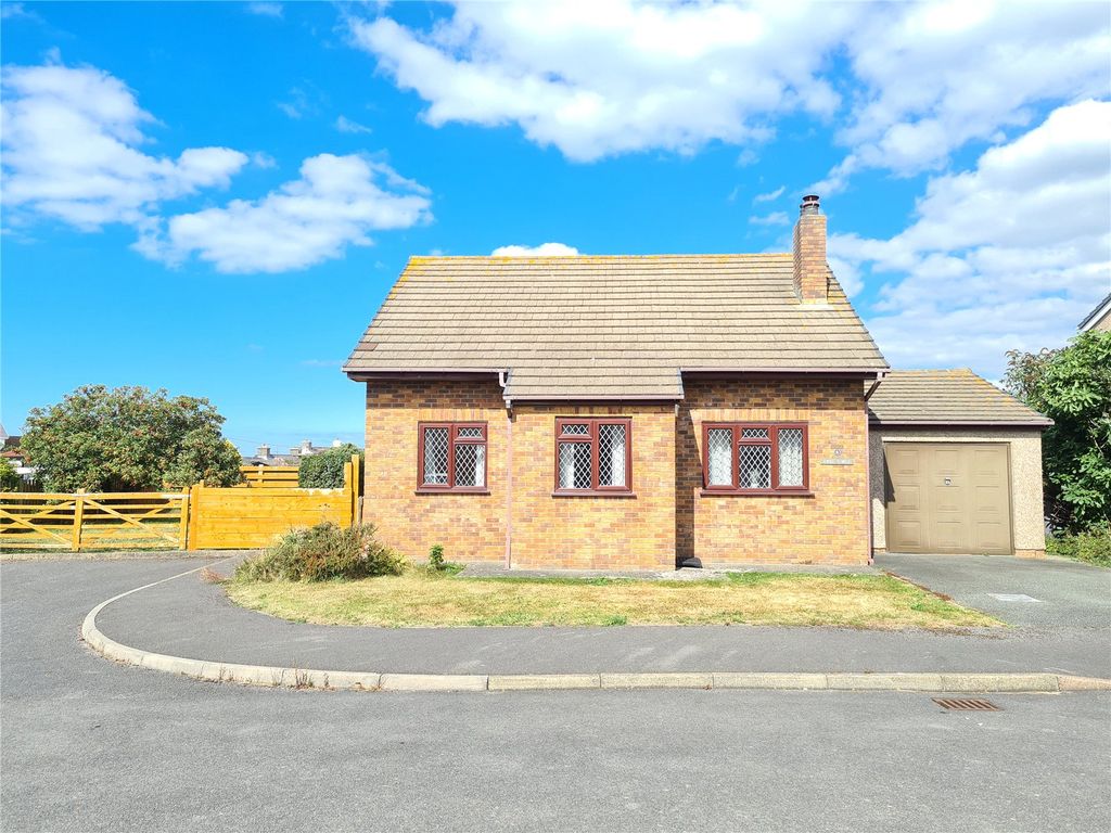 3 bed bungalow for sale in Albion Fields, Heol Yr Esgob, Llanon SY23